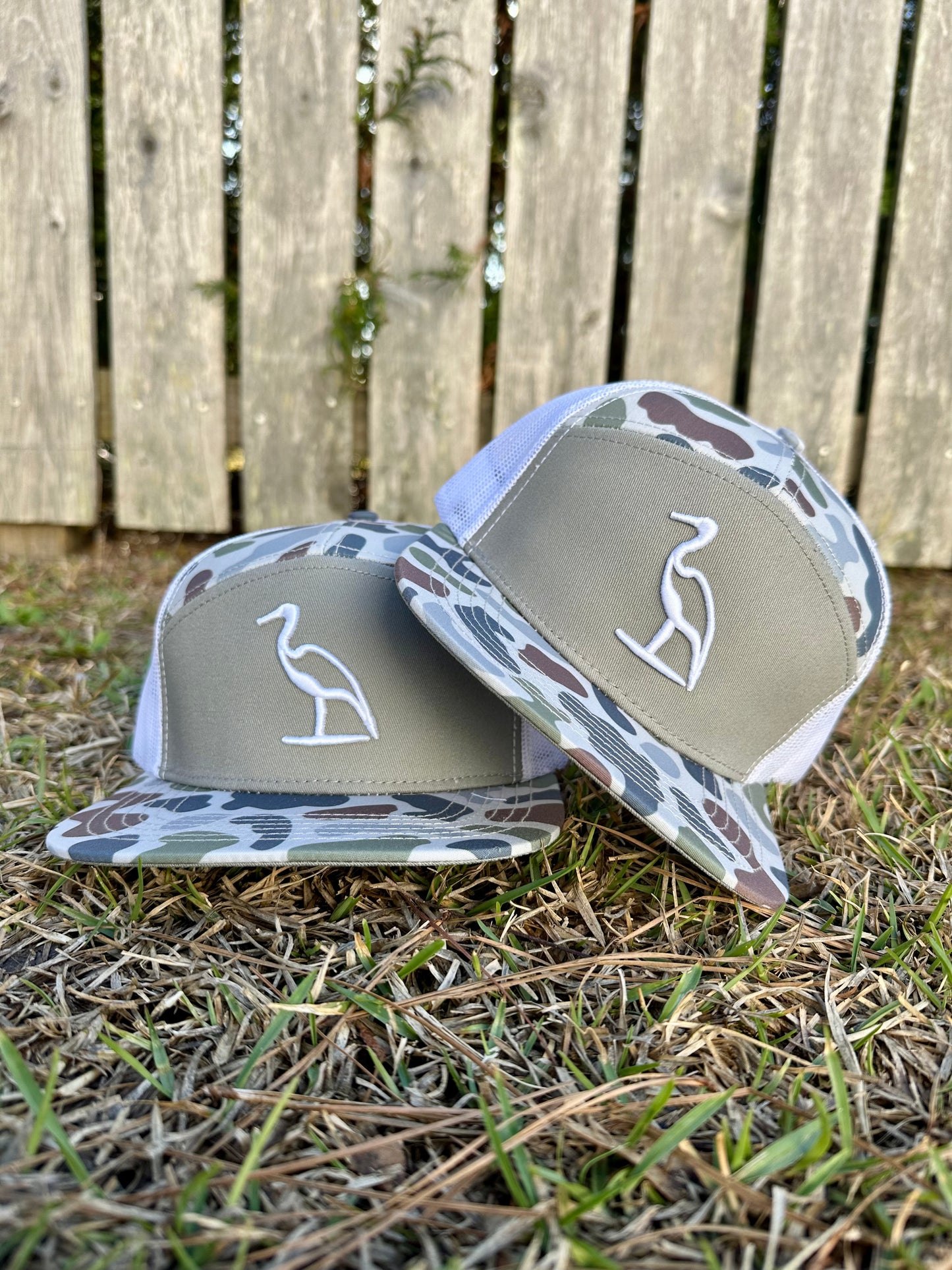 7 Panel Brackish/White Hat